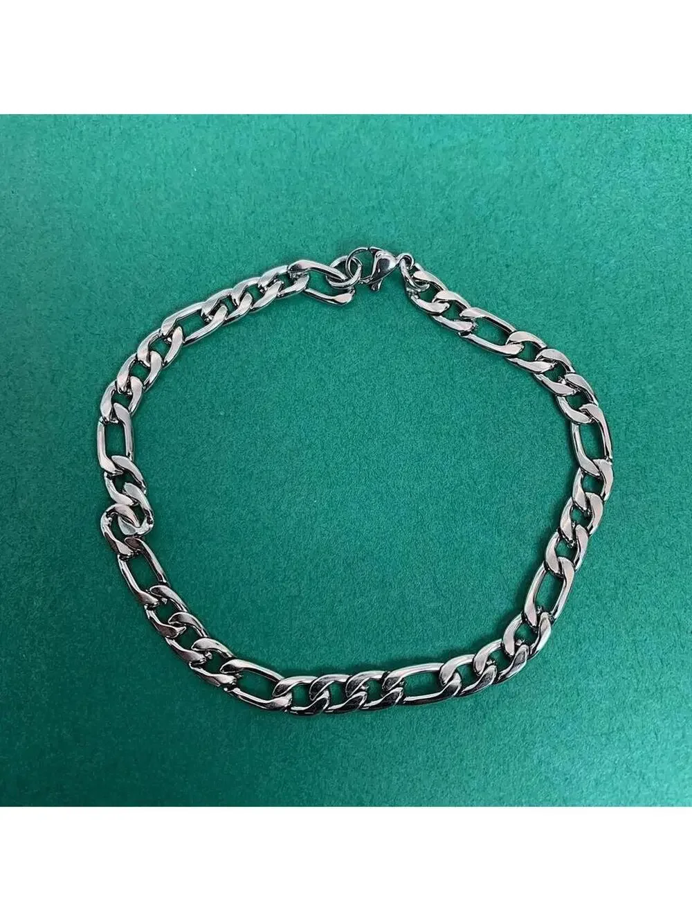 Essential Figaro Sterling Silver Bracelet. 8 inches length. Item is unisex and